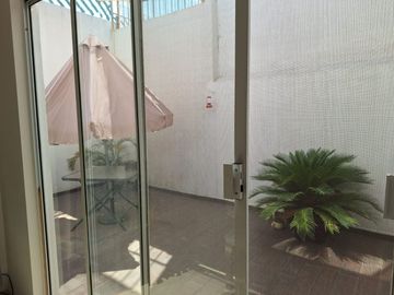 CASA EN VENTA FRACCIONAMIENTO SEMINARIO, CASI SOBRE CARRETREA 57, EJE 104, FRENTA A ZONA INDUSTRIAL DE SAN LUIS POTOSI.