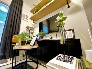 For Sale Studio Unit Facing Skyline in Taguig City
