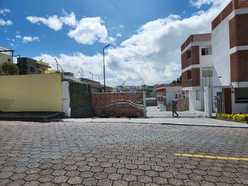 Se Vende -Departamento planta baja Sector la ESPE Valle de los Chillos.