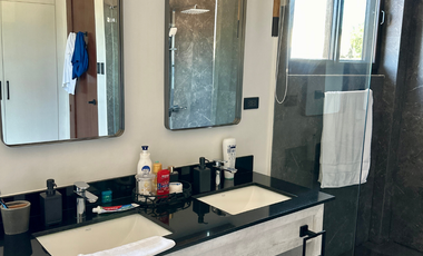 5 Bedroom house for rent in San Lorenzo Makati