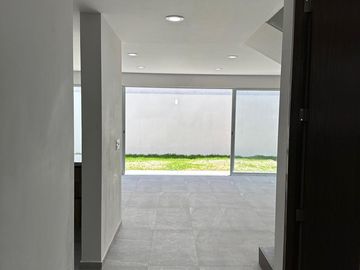 Se vende casa en Solares