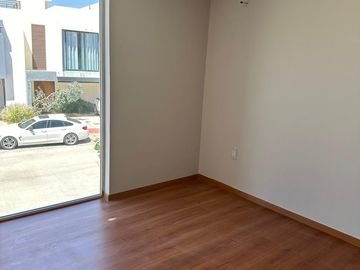 Se vende casa en Solares