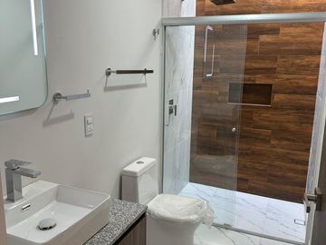 Se vende casa en Solares