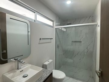 Se vende casa en Solares