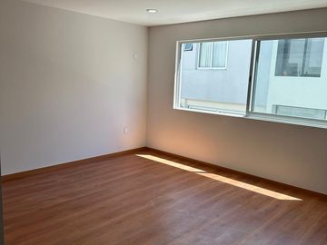 Se vende casa en Solares