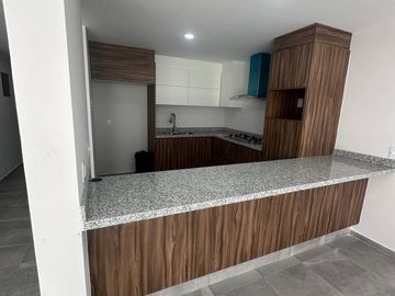 Se vende casa en Solares