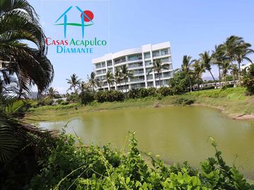 Depa con terraza y vista a los jardines y albercas