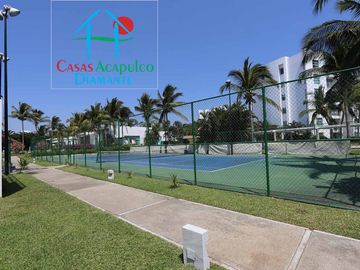 Depa con terraza y vista a los jardines y albercas
