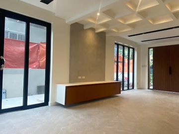 FOR SALE | Brand New House 5BR at Capitol Homes Quezon City