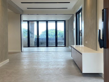 FOR SALE | Brand New House 5BR at Capitol Homes Quezon City