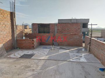 Ocasión!!!Venta Casa 2 Pisos. Paseo Del Mar Mz D6 Lote 27. ID 1083972