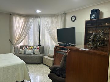 VENDO PROPIEDAD DOBLE Y MUY AMPLIA EN SAN SEBASTIÁN