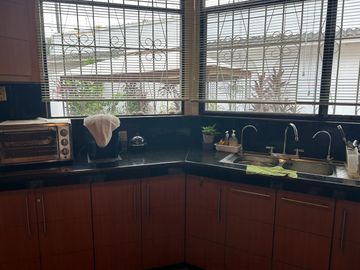 VENDO PROPIEDAD DOBLE Y MUY AMPLIA EN SAN SEBASTIÁN