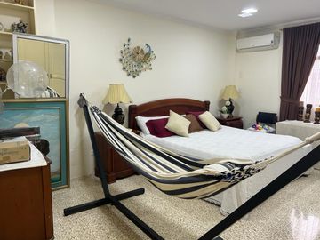 VENDO PROPIEDAD DOBLE Y MUY AMPLIA EN SAN SEBASTIÁN