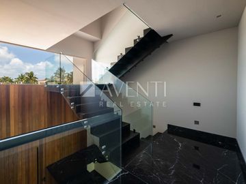 Casa en Venta en Isla Dorada Residencial en Cancún, Quintana Roo.