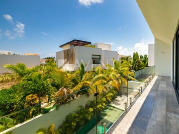 Casa en Venta en Isla Dorada Residencial en Cancún, Quintana Roo.