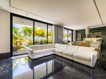 Casa en Venta en Isla Dorada Residencial en Cancún, Quintana Roo.