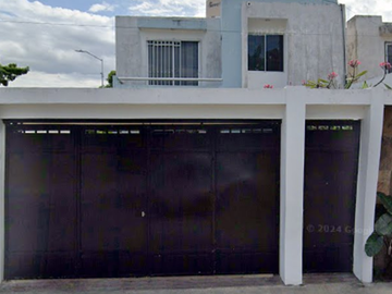 Casa de Recuperacion Bancaria en C. 81, Fraccionamiento Diamante Paseos de Opichén, 97246 Mérida, Yucatán, México