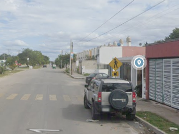 Casa de Recuperacion Bancaria en C. 81, Fraccionamiento Diamante Paseos de Opichén, 97246 Mérida, Yucatán, México