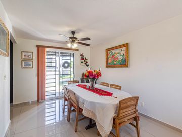 CASA DE 3 RECÁMARAS, ALBERCAS, AMENIDADES Y SEGURIDAD. UBICADA EN XOCHITEPEC, MORELOS.