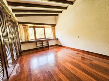 LINDA CASA DISEÑADA Y CONSTRUIDA POR ARQ VELASCO