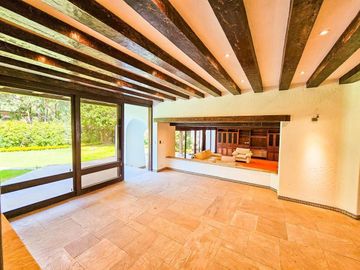 LINDA CASA DISEÑADA Y CONSTRUIDA POR ARQ VELASCO