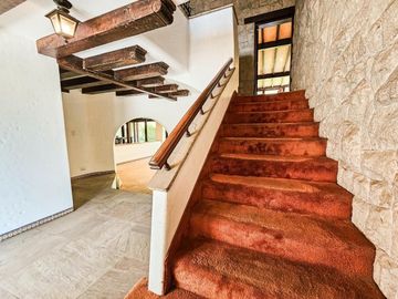 LINDA CASA DISEÑADA Y CONSTRUIDA POR ARQ VELASCO
