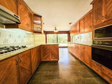 LINDA CASA DISEÑADA Y CONSTRUIDA POR ARQ VELASCO