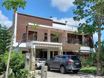 Rush‼️ Beautiful 6-Bedroom House and Lot For Sale in Antipolo City