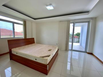 3-Storey 9 Bedroom House & Lot for RENT/SALE in Hensonville Angeles City near Clark