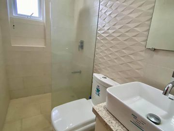 3-Storey 9 Bedroom House & Lot for RENT/SALE in Hensonville Angeles City near Clark