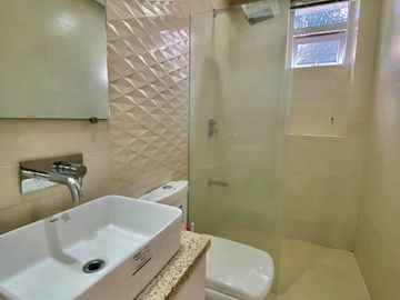 3-Storey 9 Bedroom House & Lot for RENT/SALE in Hensonville Angeles City near Clark