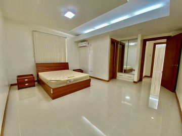 3-Storey 9 Bedroom House & Lot for RENT/SALE in Hensonville Angeles City near Clark