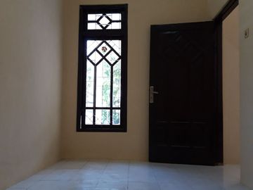 Sewa Rumah Taman Pondok Indah Wiyung Nyaman Dekat Tol Bisnis Sekolah