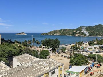 Aparrtamento de una habitacion con vista al mar en Rodadero Sur. 60 M2