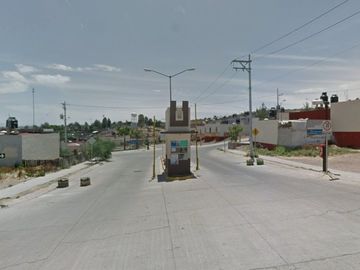 REMATE B. DE CASA EN FRACCIONAMIENTO EN JOYAS DE CASTILLA PLUS LEON GUANAJUATO.