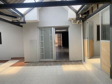 Propiedad en venta ideal para fábrica, vivienda o quinta sector Chuquipata (UNAE)
