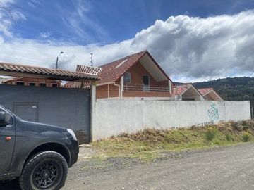 Propiedad en venta ideal para fábrica, vivienda o quinta sector Chuquipata (UNAE)
