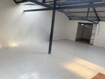 Propiedad en venta ideal para fábrica, vivienda o quinta sector Chuquipata (UNAE)