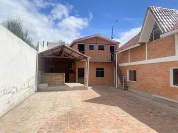 Propiedad en venta ideal para fábrica, vivienda o quinta sector Chuquipata (UNAE)
