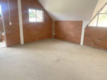 Propiedad en venta ideal para fábrica, vivienda o quinta sector Chuquipata (UNAE)