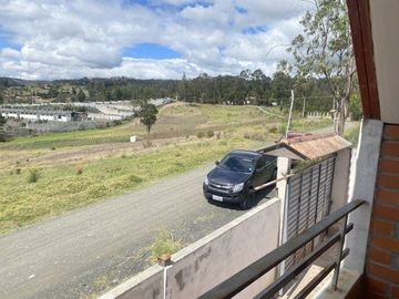 Propiedad en venta ideal para fábrica, vivienda o quinta sector Chuquipata (UNAE)