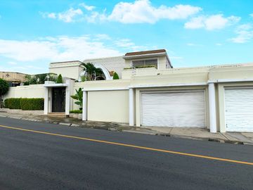 VENTA DE CASA CEIBOS  AV 15 NO.