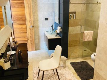Venta Excelente Casa Zona Angelópolis, muy cerca SONATA