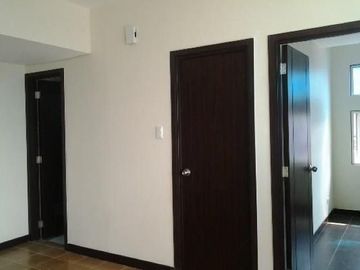 Rent to Own San Lorenzo Place 1 Bedrooms 30k Monthly Makati BGC Moa