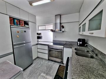 VENTA DE DEPARTAMENTO DUPLEX, 200 M2, 3 DORM, 4 BAÑOS, 2 GARAJES, GAS GLP
