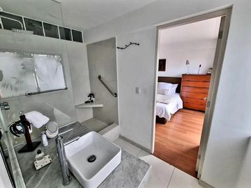 VENTA DE DEPARTAMENTO DUPLEX, 200 M2, 3 DORM, 4 BAÑOS, 2 GARAJES, GAS GLP