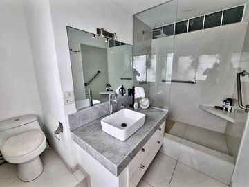 VENTA DE DEPARTAMENTO DUPLEX, 200 M2, 3 DORM, 4 BAÑOS, 2 GARAJES, GAS GLP