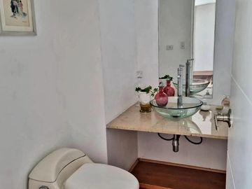 VENTA DE DEPARTAMENTO DUPLEX, 200 M2, 3 DORM, 4 BAÑOS, 2 GARAJES, GAS GLP