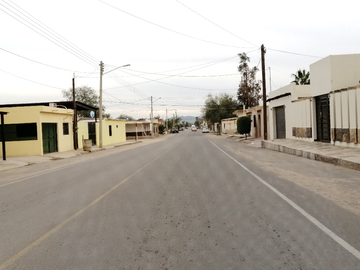 SE VENDE TERRENO CON CASA